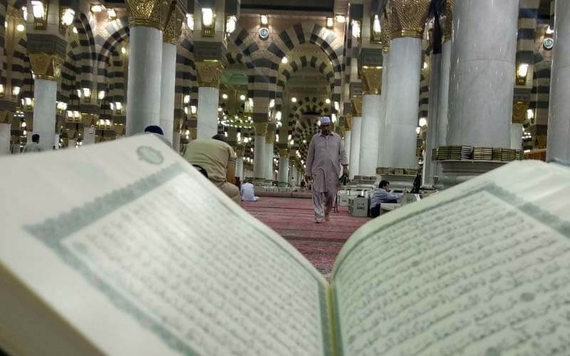 baca-quran-masjid-nabawi-.jpg