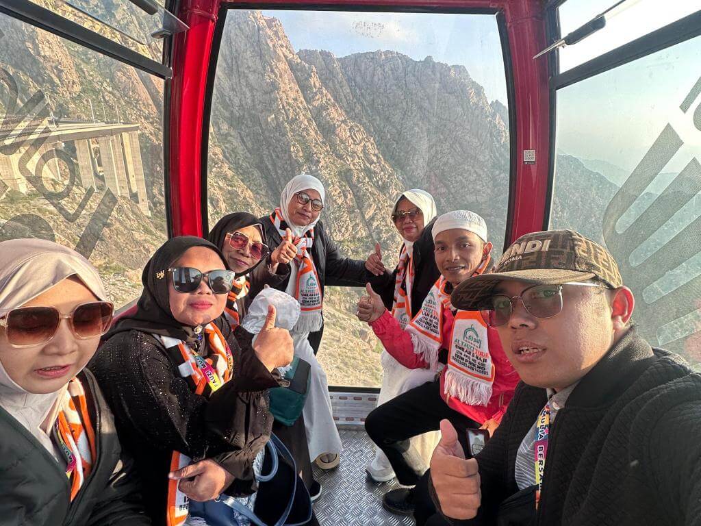 Umrah Berkah dan Bu Haji Lia