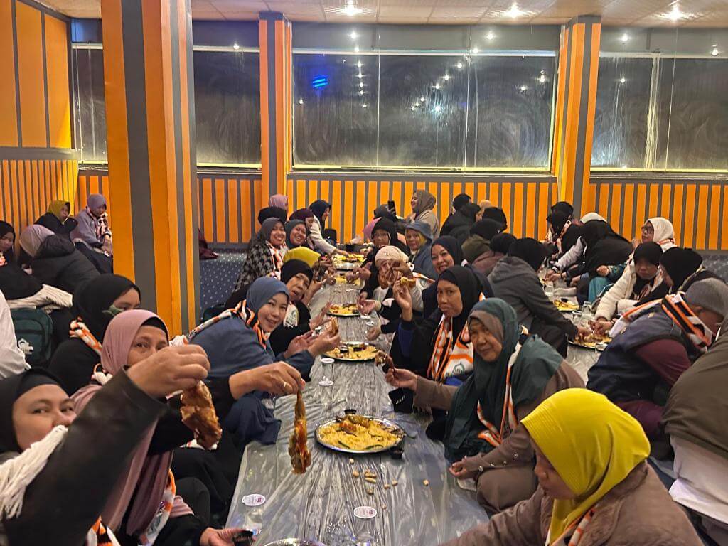 Umrah Berkah dan Bu Haji Lia