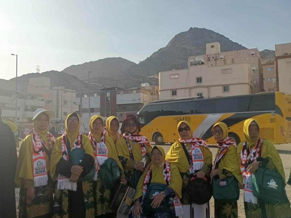 Umrah Awal Ramadhan Ustadzah Hasanah Nur