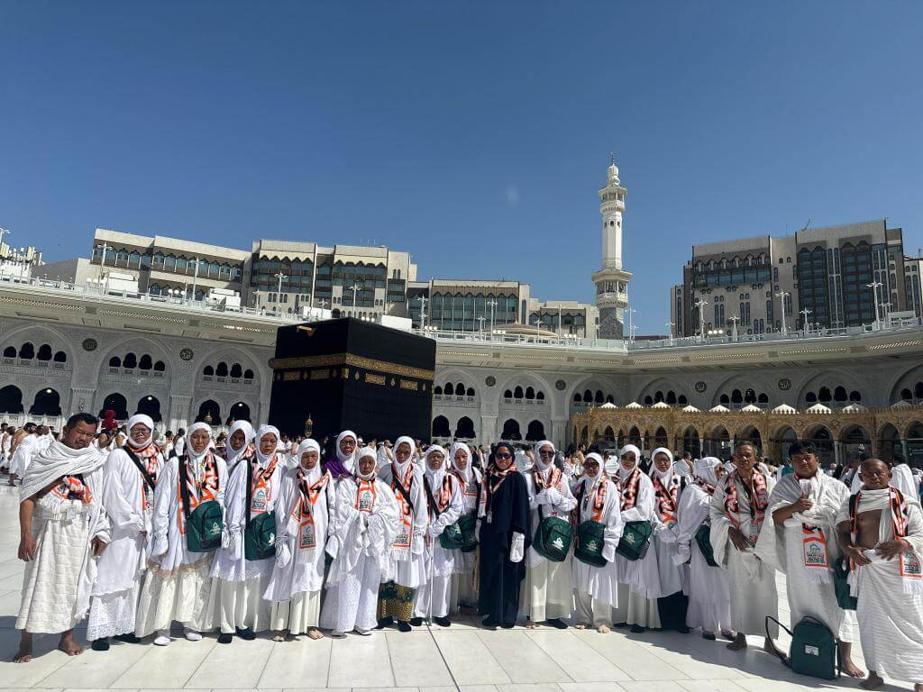 Umrah Awal Ramadhan Ustadzah Hasanah Nur
