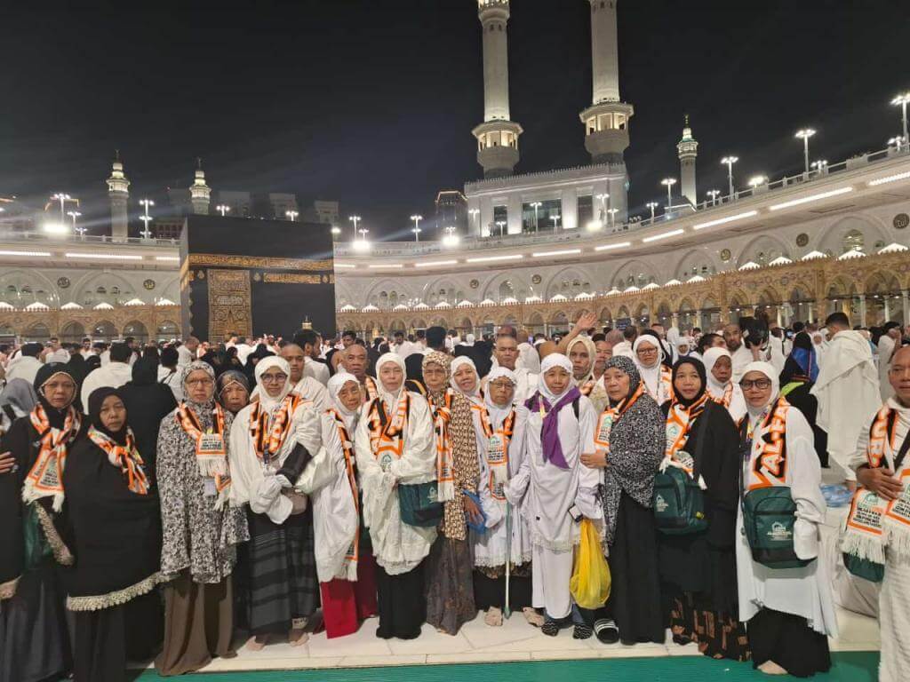 Umrah Awal Ramadhan Ustadzah Hasanah Nur