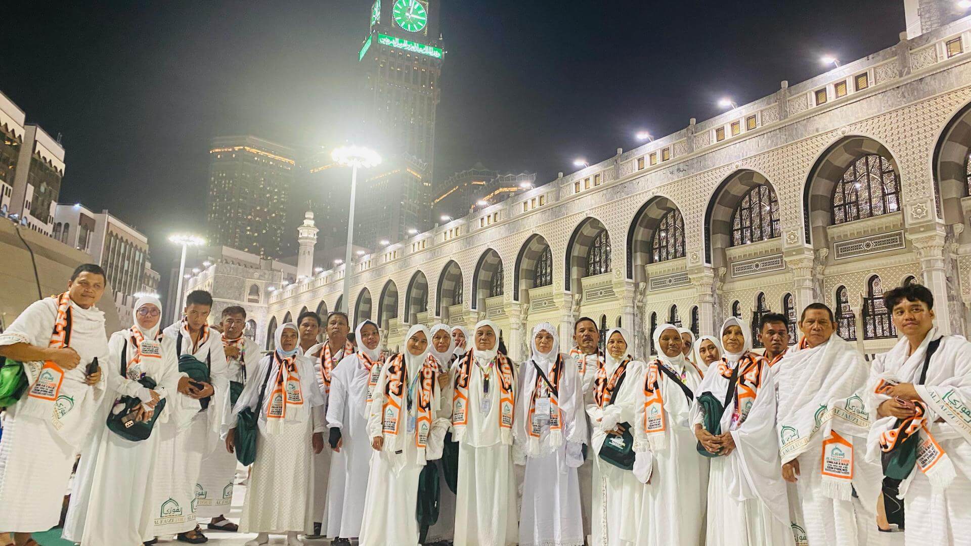 Jamaah Al Fauzi Group melaksanakan umrah bersama travel terpercaya