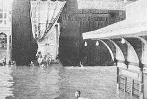 banjir-di-kabah-makkah-tempo_230810175041-241.jpg