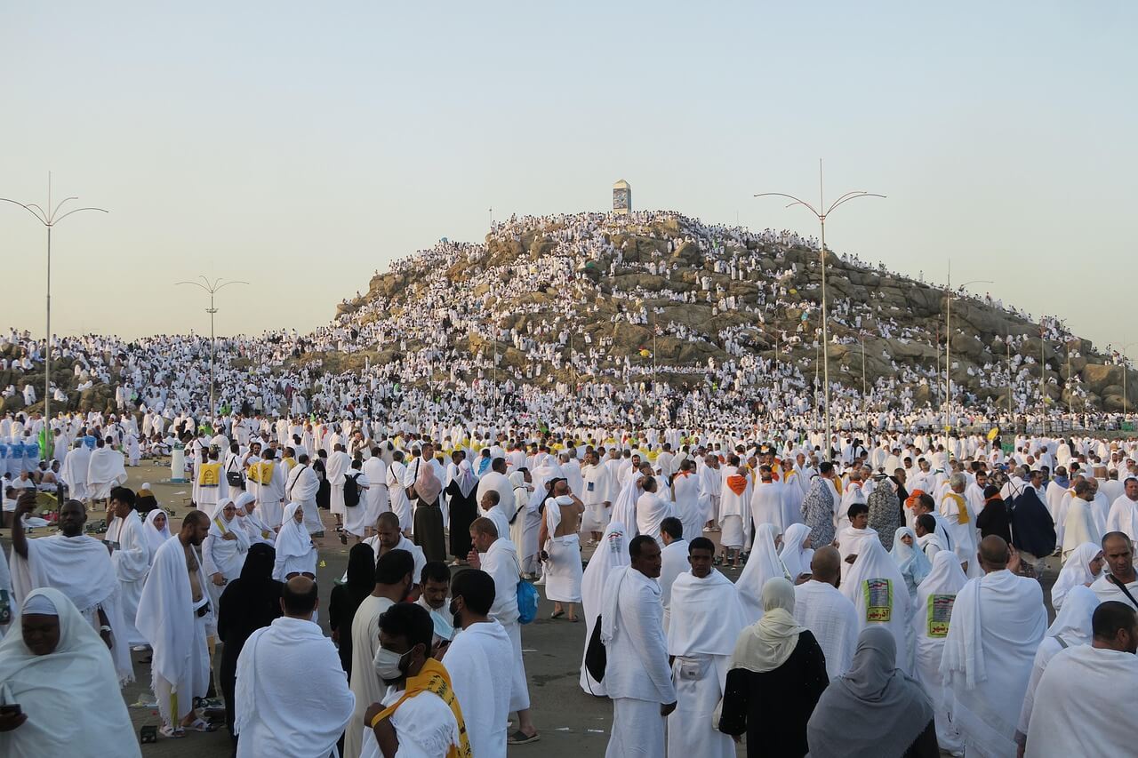the-pilgrims-guide-7135105_1280.jpg