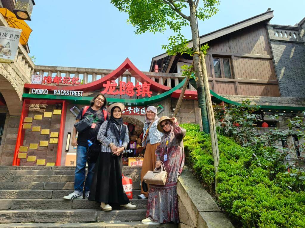 ZHANGJIAJIE FENGHUANG CHONGQING 06-14 APRIL 2025