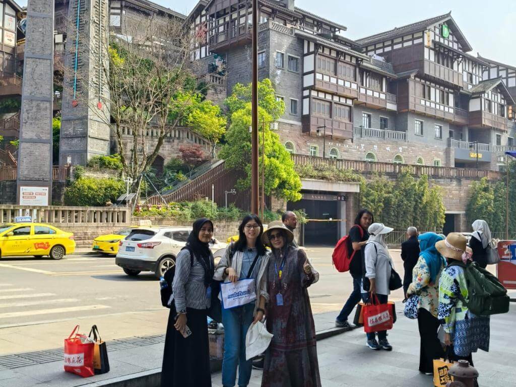 ZHANGJIAJIE FENGHUANG CHONGQING 06-14 APRIL 2025