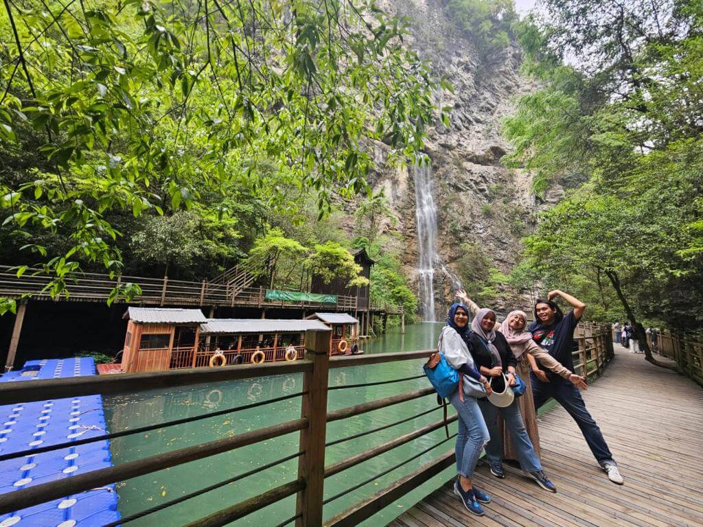 ZHANGJIAJIE FENGHUANG CHONGQING 06-14 APRIL 2025