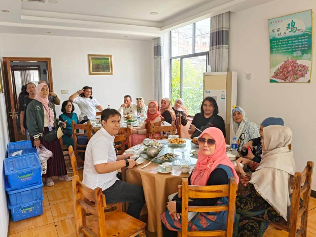 ZHANGJIAJIE FENGHUANG CHONGQING 06-14 APRIL 2025