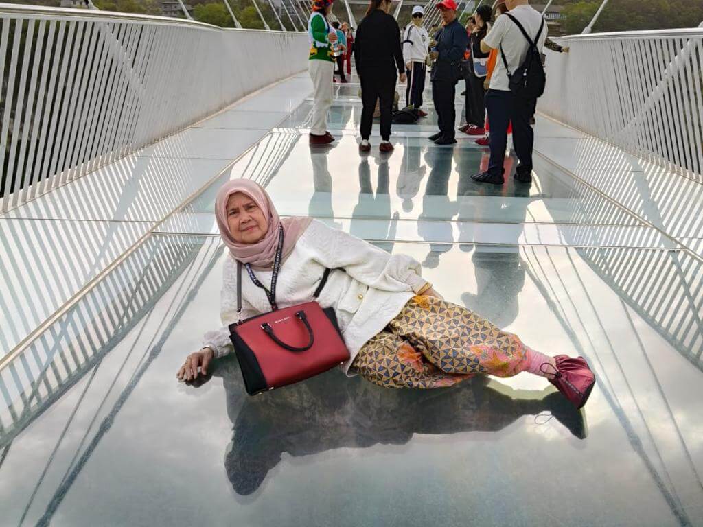 ZHANGJIAJIE FENGHUANG CHONGQING 06-14 APRIL 2025