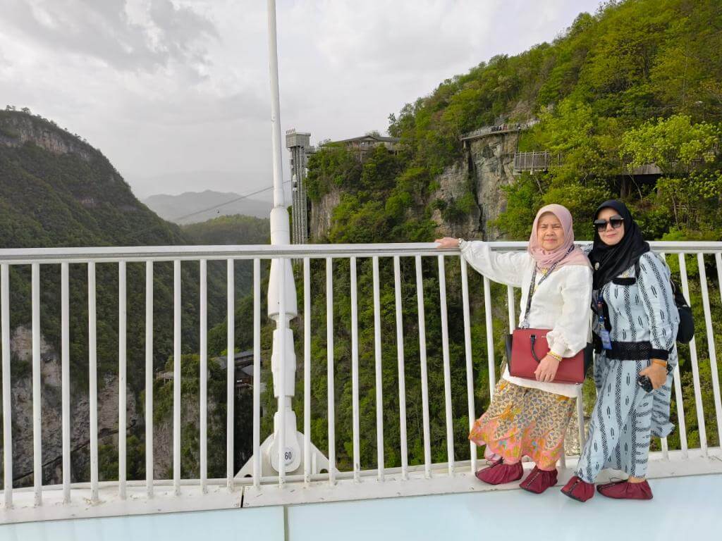 ZHANGJIAJIE FENGHUANG CHONGQING 06-14 APRIL 2025