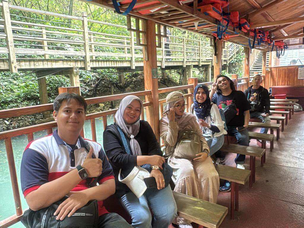 ZHANGJIAJIE FENGHUANG CHONGQING 06-14 APRIL 2025 MUSLIMTRAVEL.ID