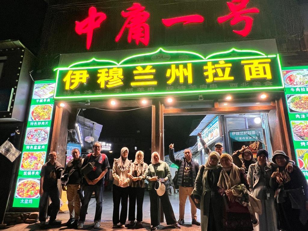 ZHANGJIAJIE FENGHUANG CHONGQING 06-14 APRIL 2025 MUSLIMTRAVEL.ID