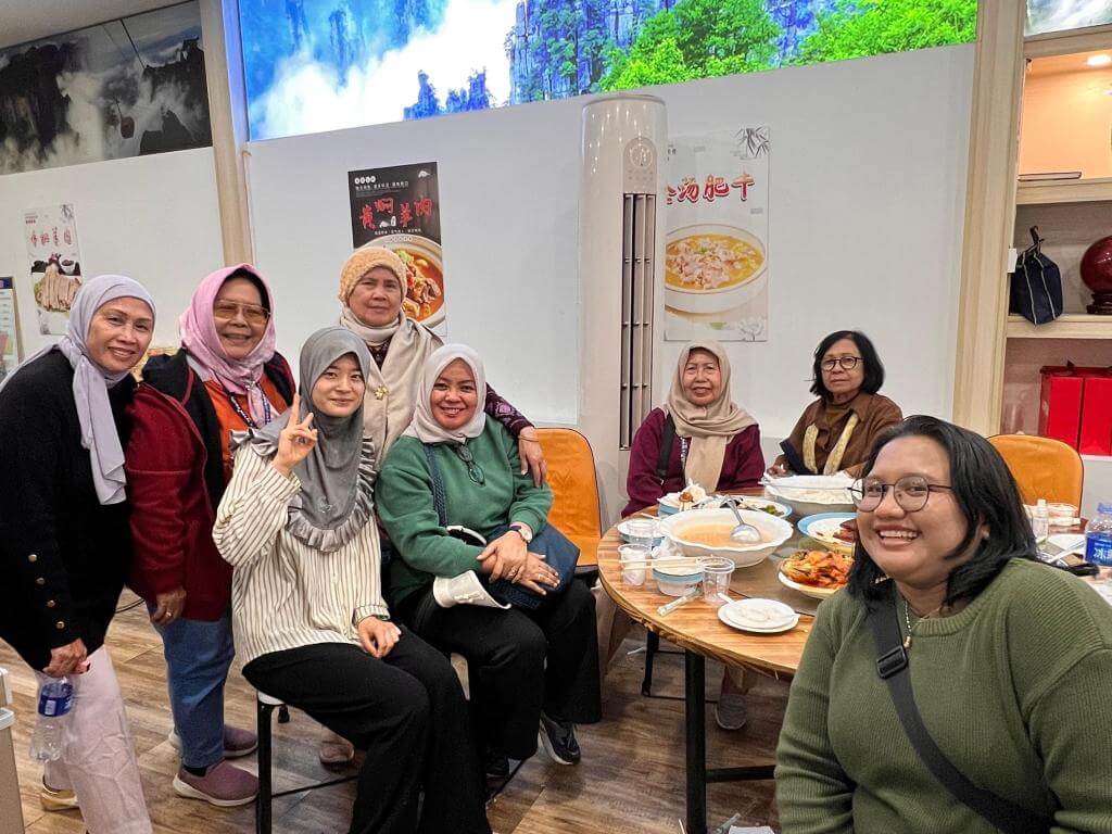 ZHANGJIAJIE FENGHUANG CHONGQING 06-14 APRIL 2025 MUSLIMTRAVEL.ID