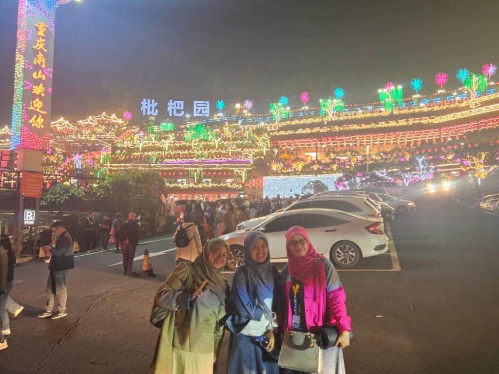 ZHANGJIAJIE FENGHUANG CHONGQING 06-14 APRIL 2025 MUSLIMTRAVEL.ID