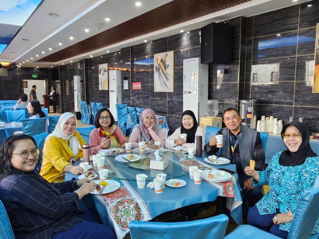 ZHANGJIAJIE FENGHUANG CHONGQING 06-14 APRIL 2025 MUSLIMTRAVEL.ID