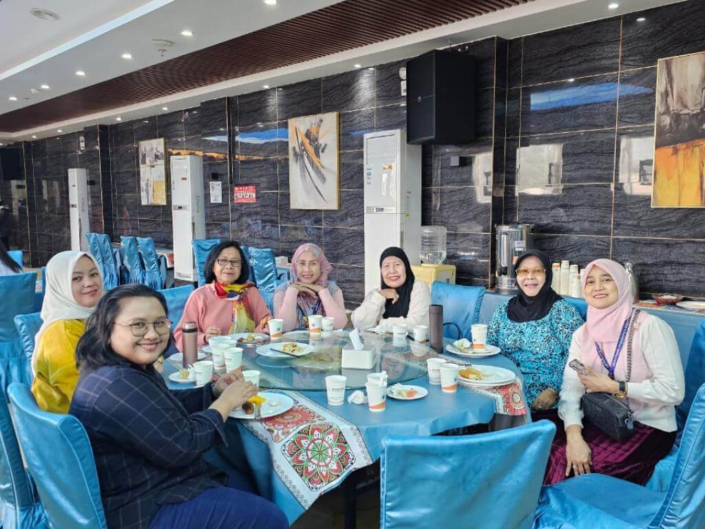 ZHANGJIAJIE FENGHUANG CHONGQING 06-14 APRIL 2025 MUSLIMTRAVEL.ID