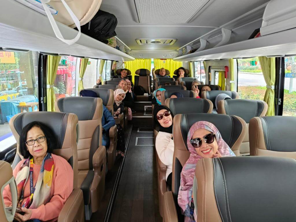 ZHANGJIAJIE FENGHUANG CHONGQING 06-14 APRIL 2025 MUSLIMTRAVEL.ID