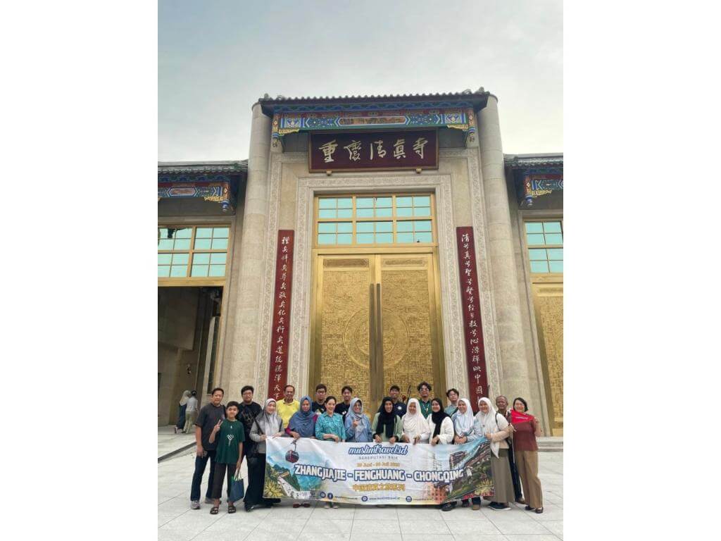 Zhangjiajie Fenghuang Chongqing 29 Juni 2025