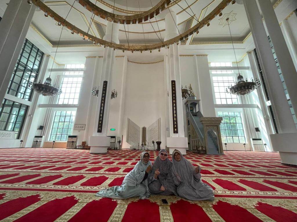 zhangjiajie fenghuang chongqing muslimtravel.id 2025