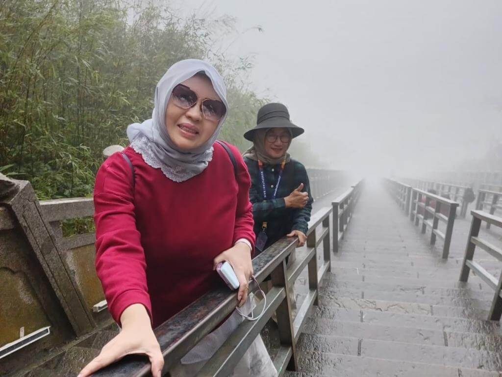 zhangjiajie fenghuang chongqing muslimtravel.id 2025