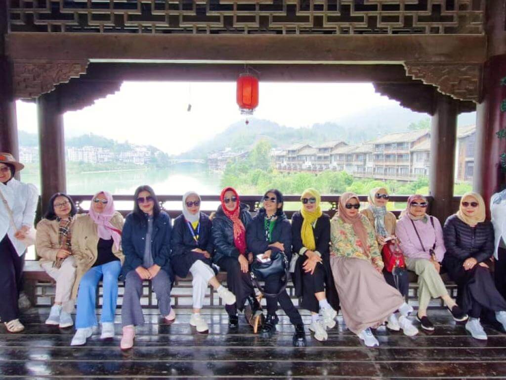 zhangjiajie chongqing fenghuang muslimtravel.id 2025 Oktober