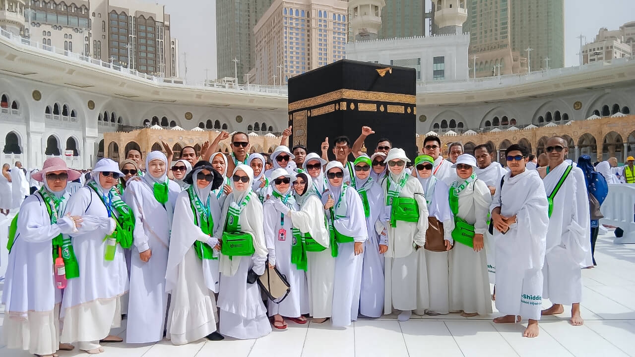 ashshiddiqtours.co.id
