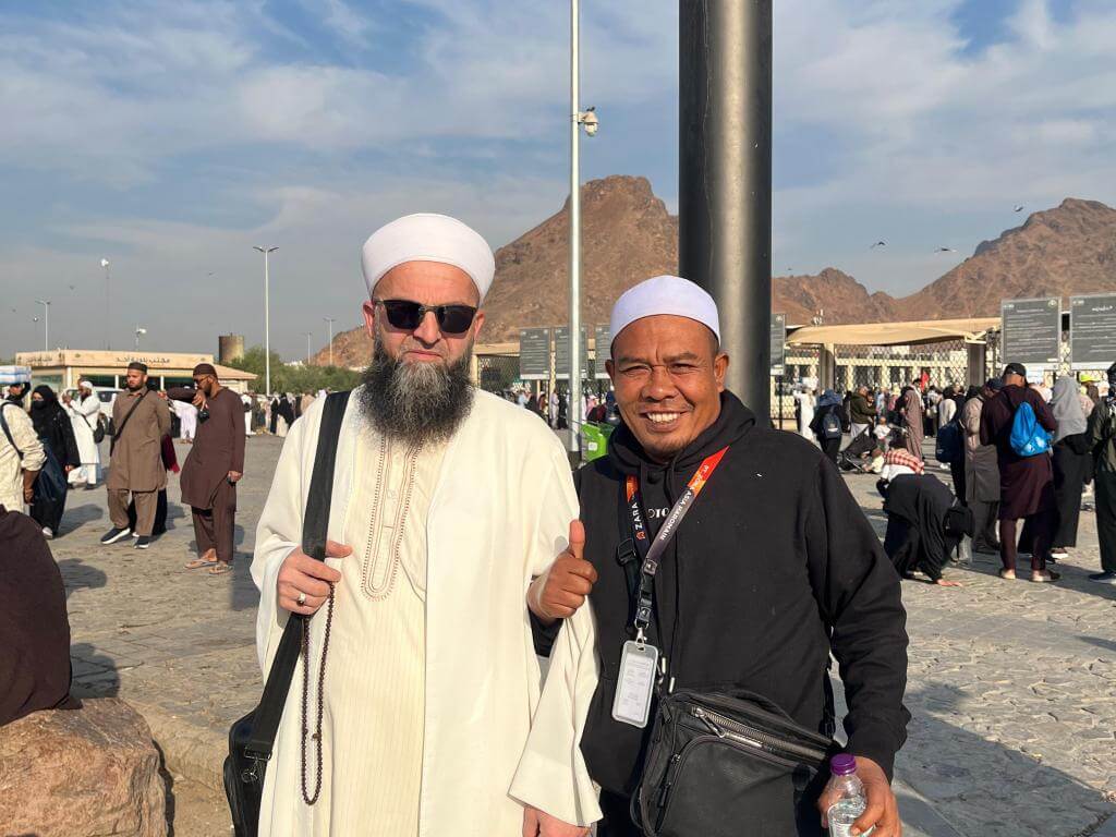 UMROH ZARA TOUR & TRAVEL