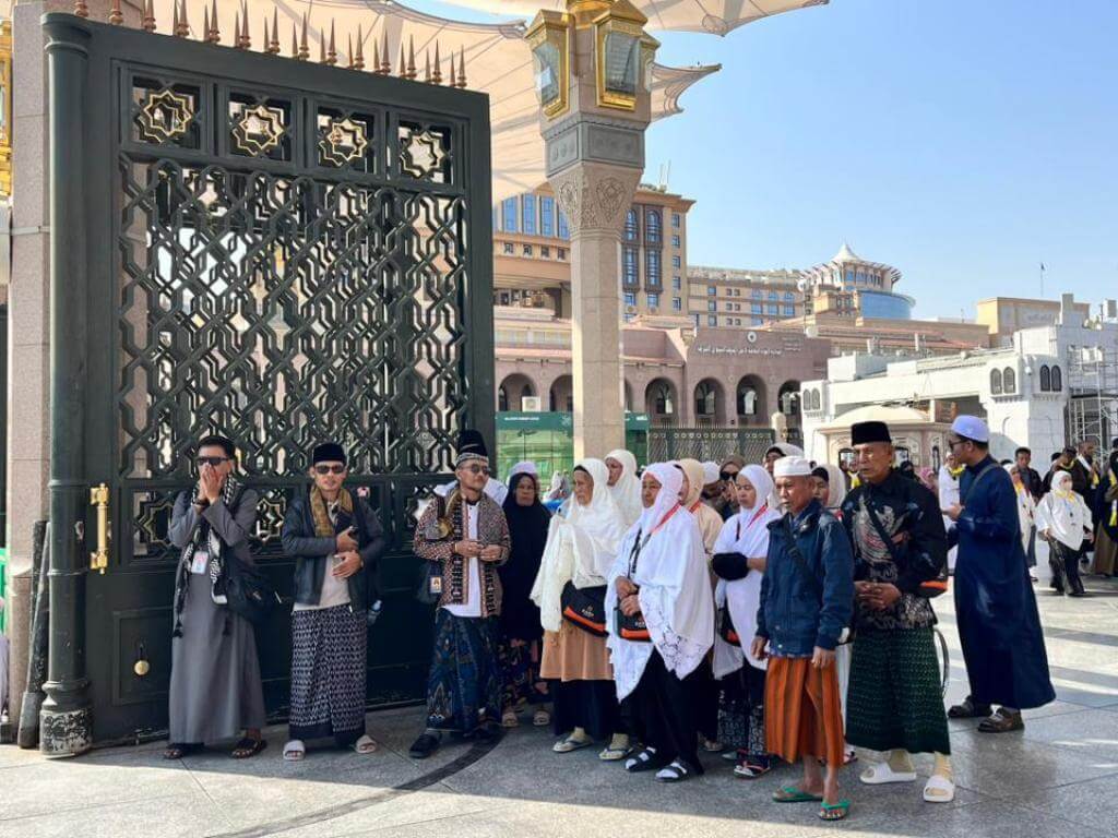 UMROH ZARA TOUR & TRAVEL