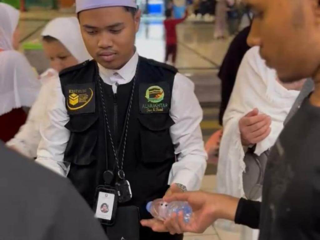 Dokumentasi Jamaah Berbagi Jum'at Berkah DI sekitar Masjidil haram