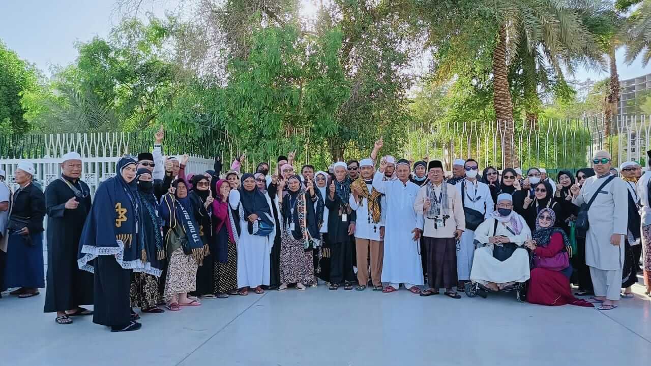 Biaya Umroh Haji Tanur Muthmainnah Tour Travel Bayar Setelah Sampai