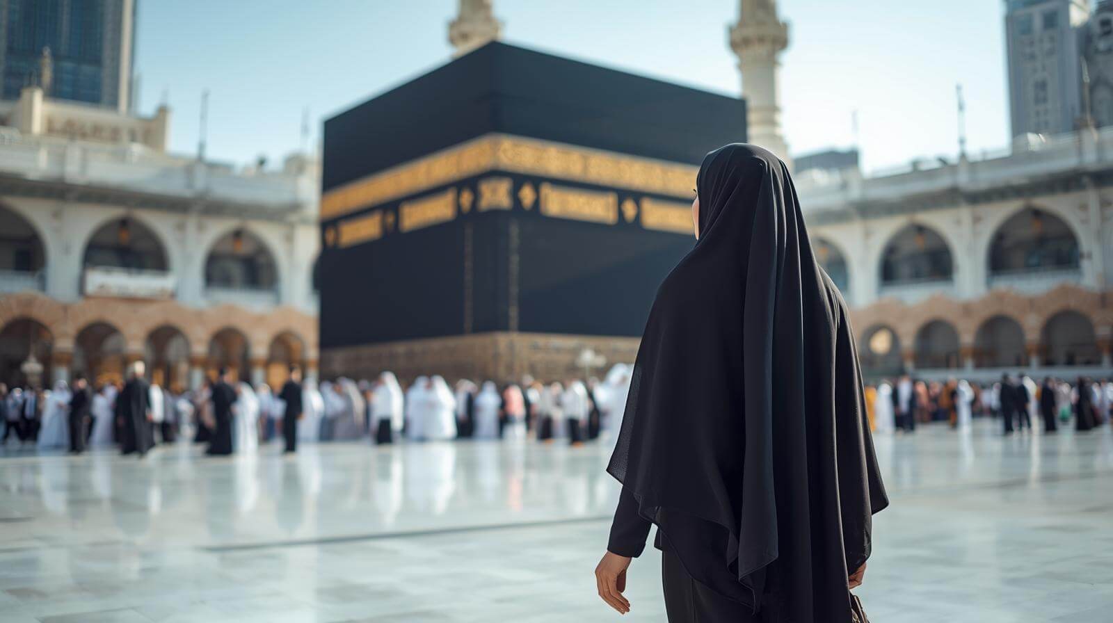 Ilustrasi Muslimah melaksanakan ibadah umrah