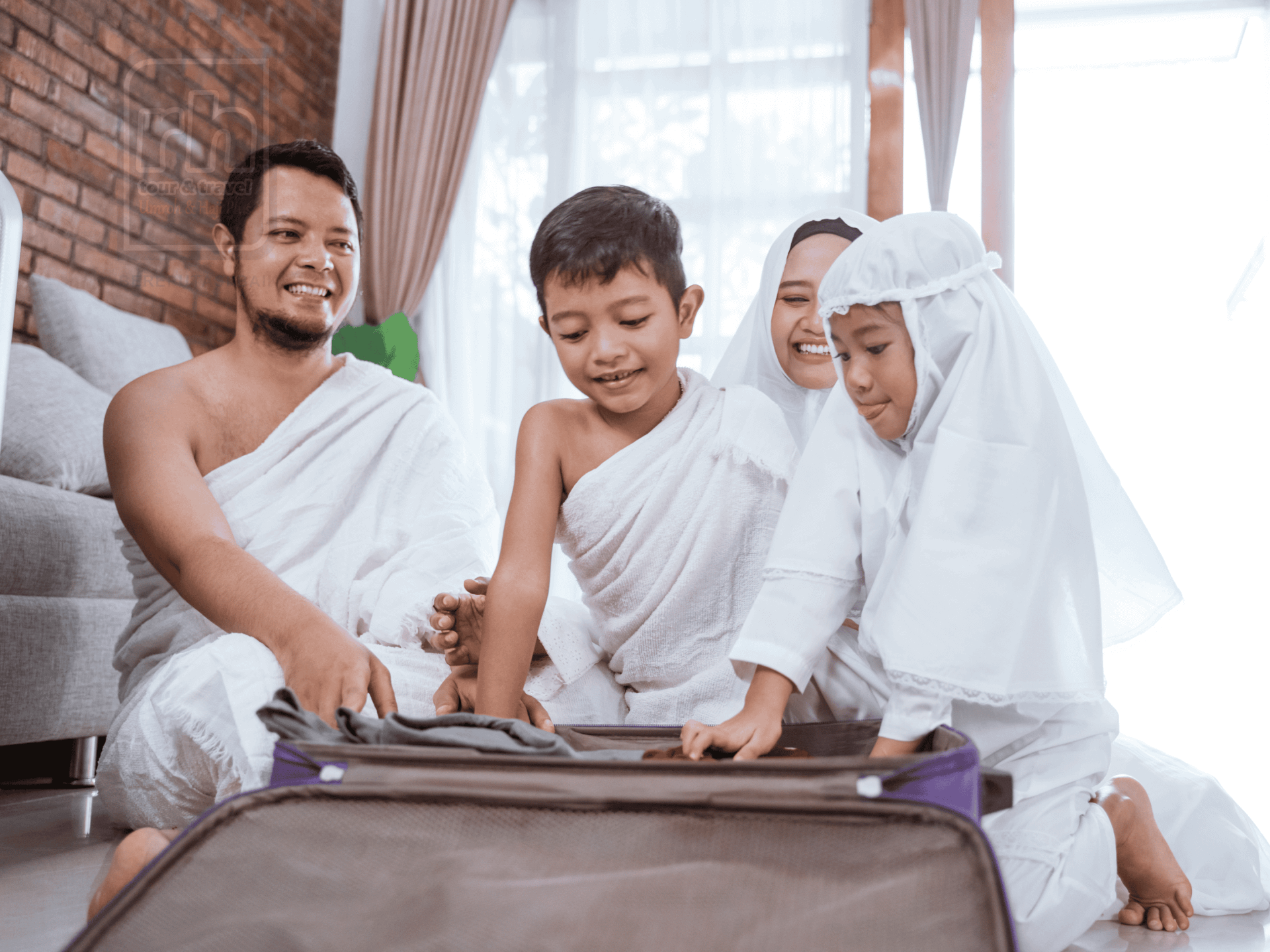 Flyer paket Produk New Umrah 2025 (WEB) (7).png