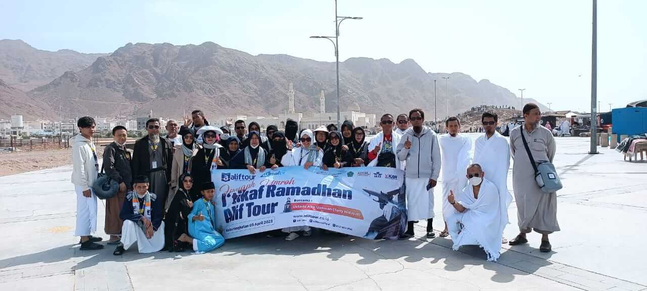 almaztour.co.id