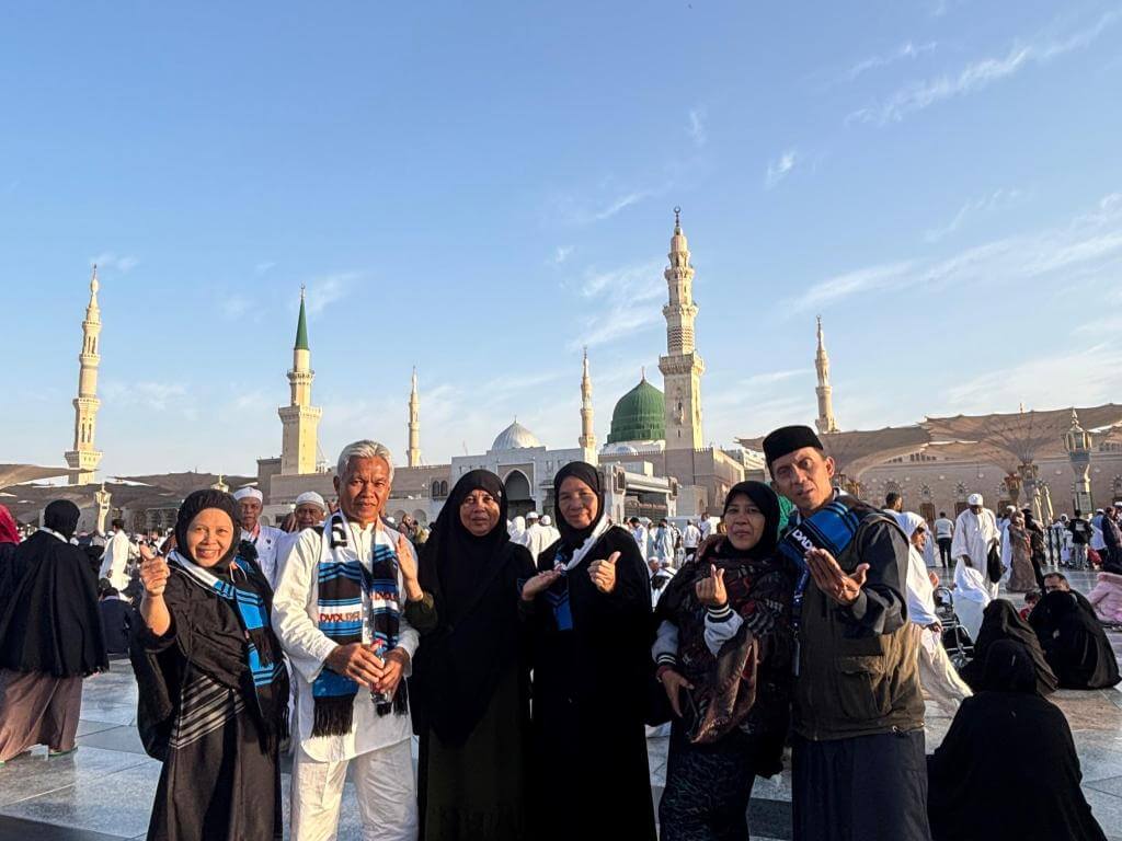 Pelataran Masjid Nabawi
