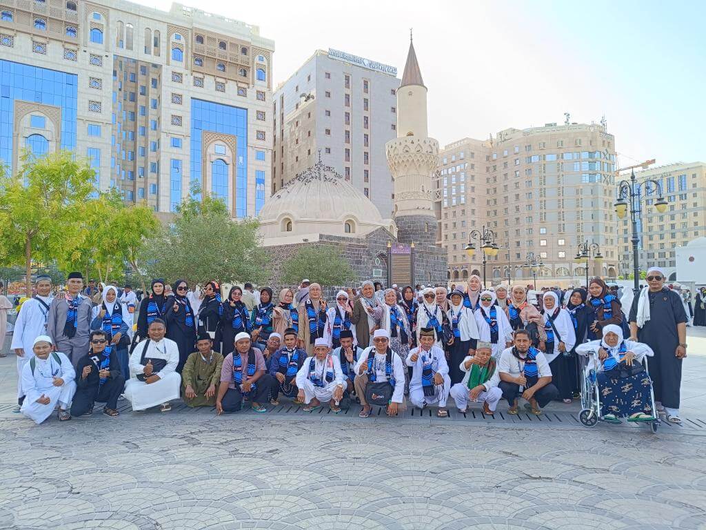 Ziarah sekitar Masjid Nabawi (Masjid Abu Bakar)