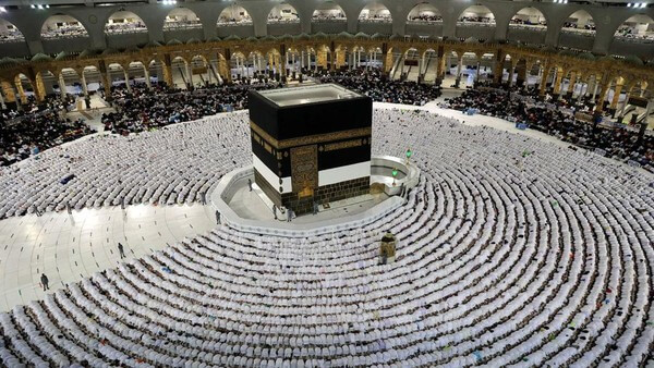 Sejarah Haji dan Umroh dari Zaman Nabi Ibrahim hingga Sekarang.jpeg