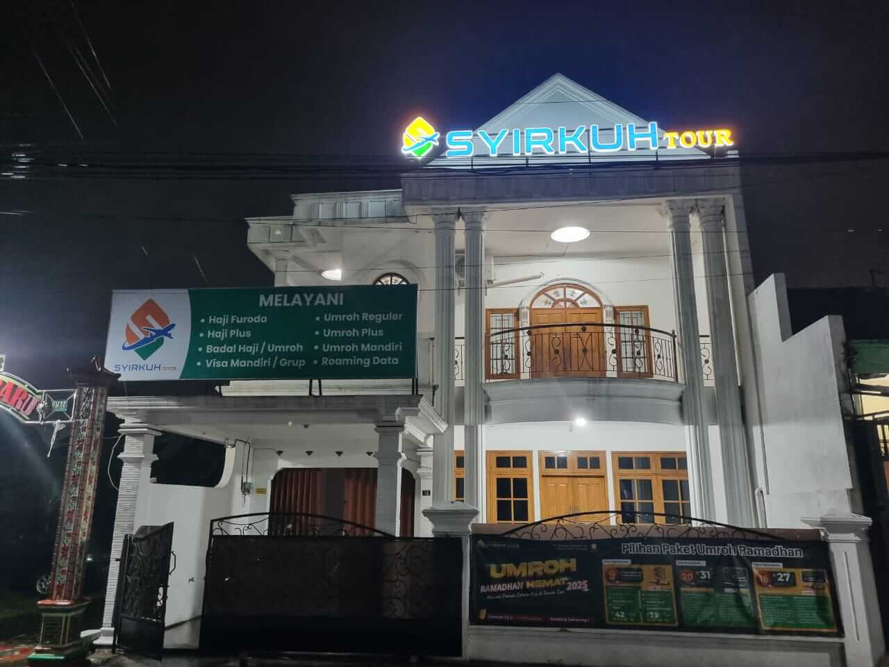 syirkuhtour.com