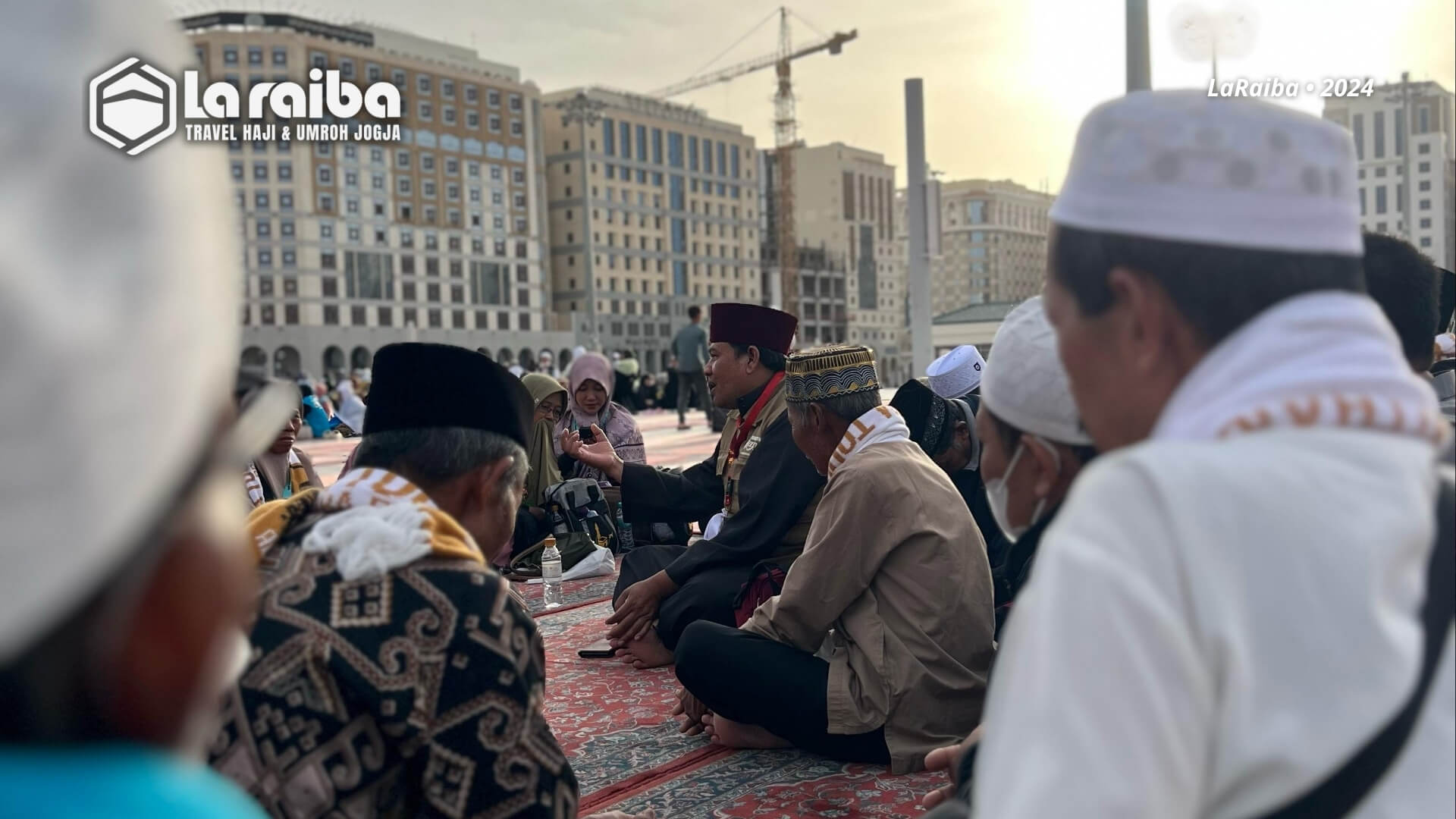Panduan Lengkap Manasik Haji  Umrah Tata Cara Hikmah dan Tips Ibadah yang Sah.jpg