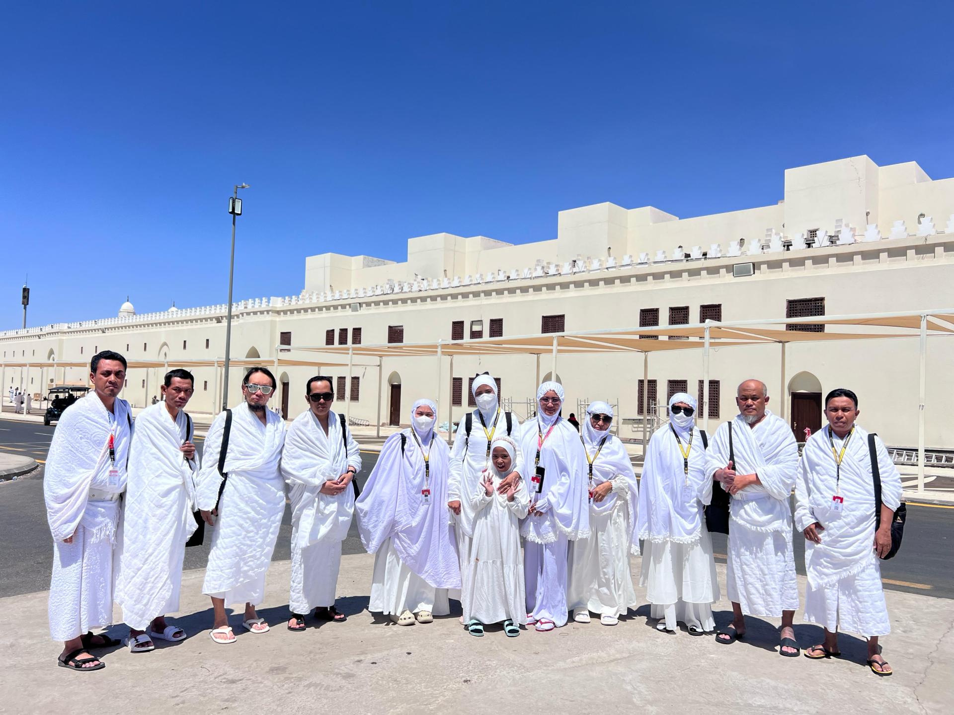 araztoursofficial.co.id