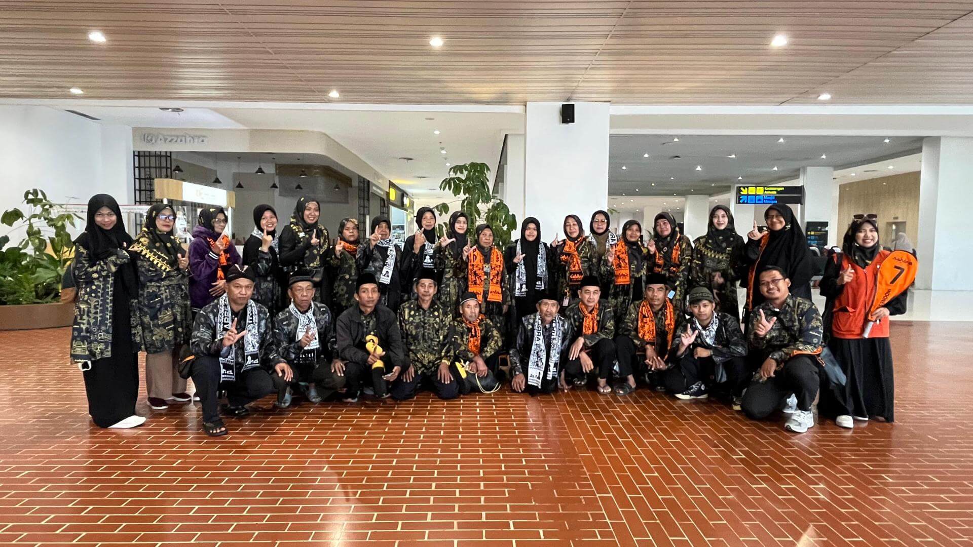 saharatourandtravel.com