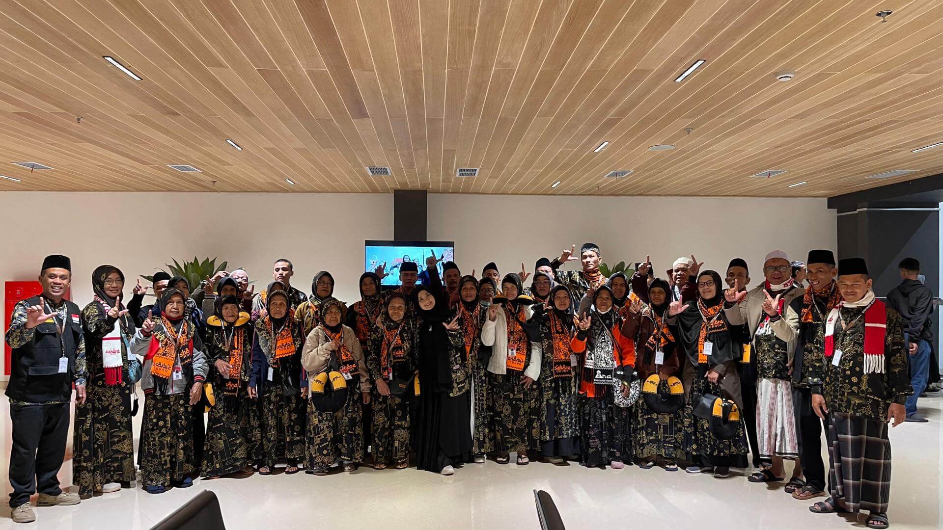 saharatourandtravel.com