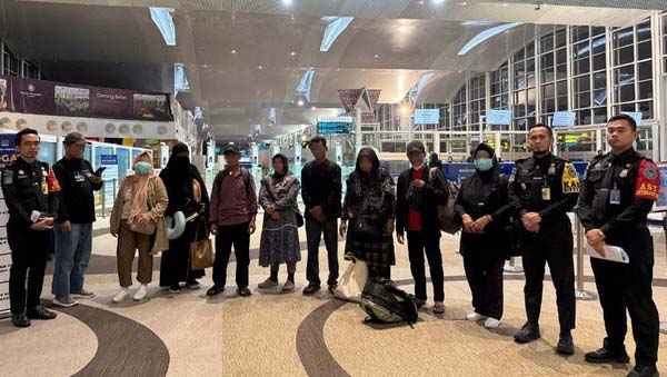 imigrasi-tunda-keberangkatan-calon-jemaah-haji-nonprosedural.jpg