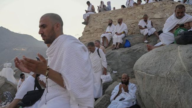 suasana-wukuf-di-arafah-1_169.jpg