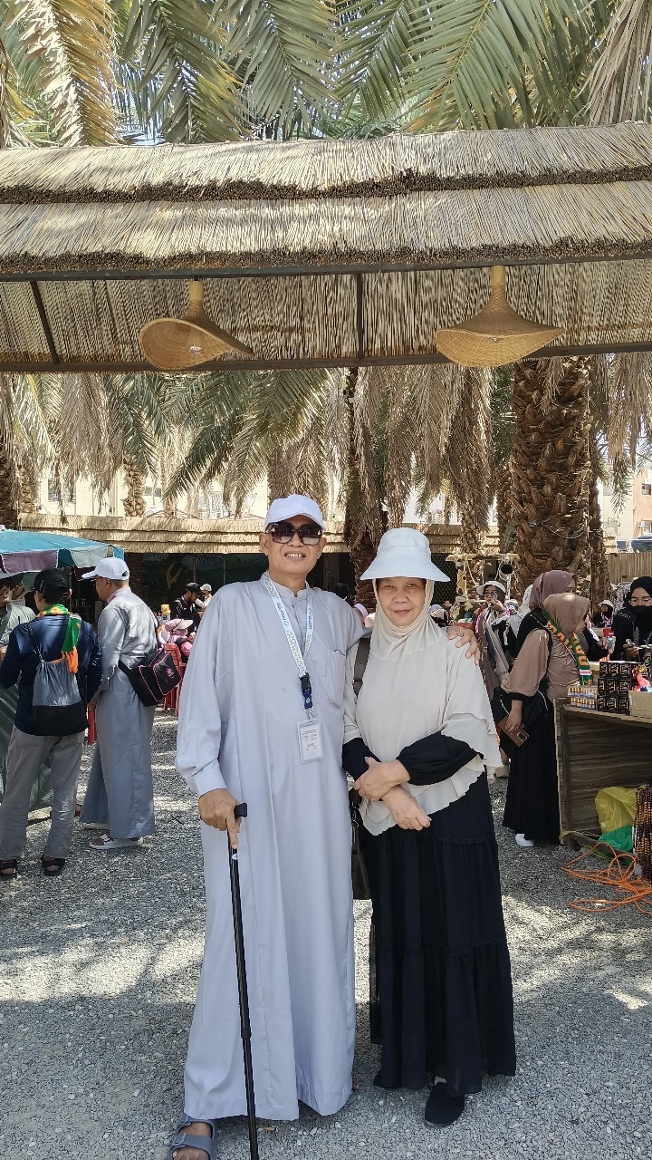 akbarghaniwisata.co.id